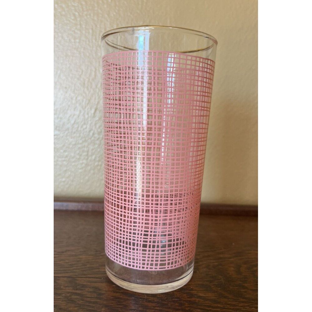 Vintage Mid-Century Modern Pink Woven Rattan Pattern Gold‎ Trim Tumbler